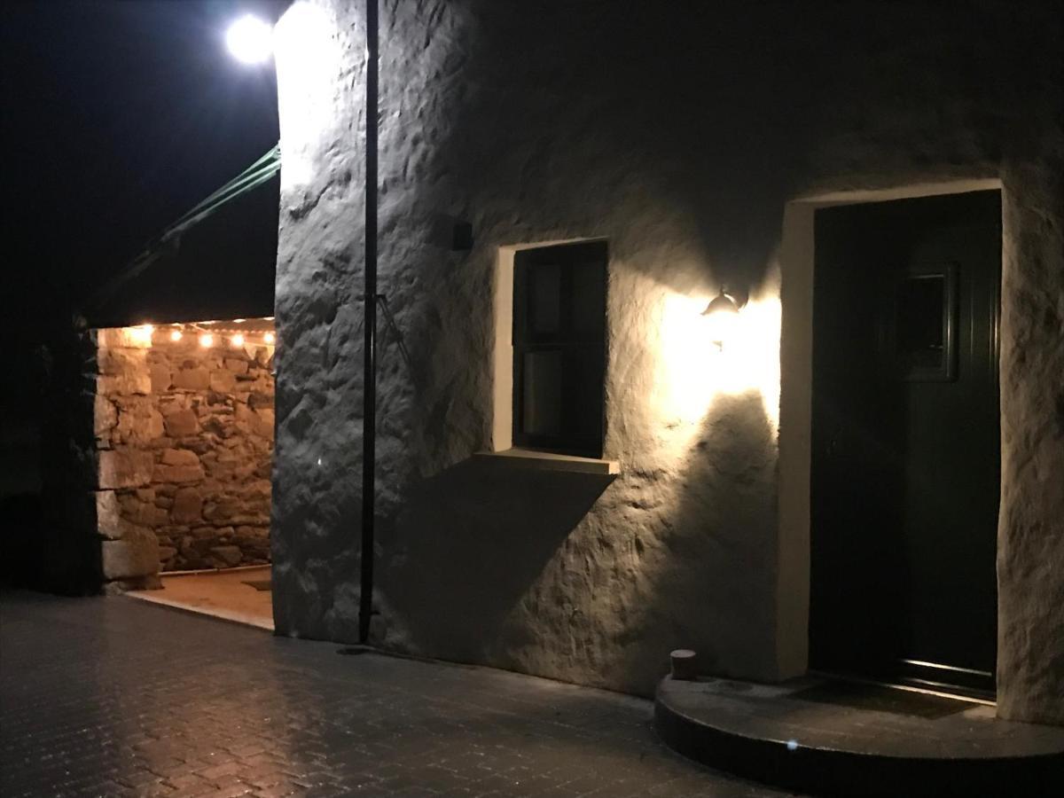 Mournes Family Cottage With Hot Tub Hilltown Exteriör bild