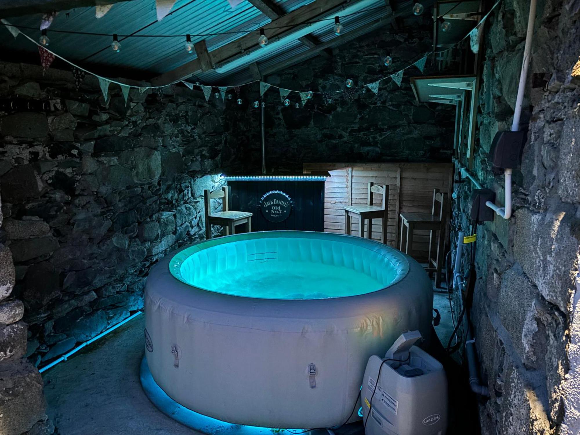 Mournes Family Cottage With Hot Tub Hilltown Exteriör bild