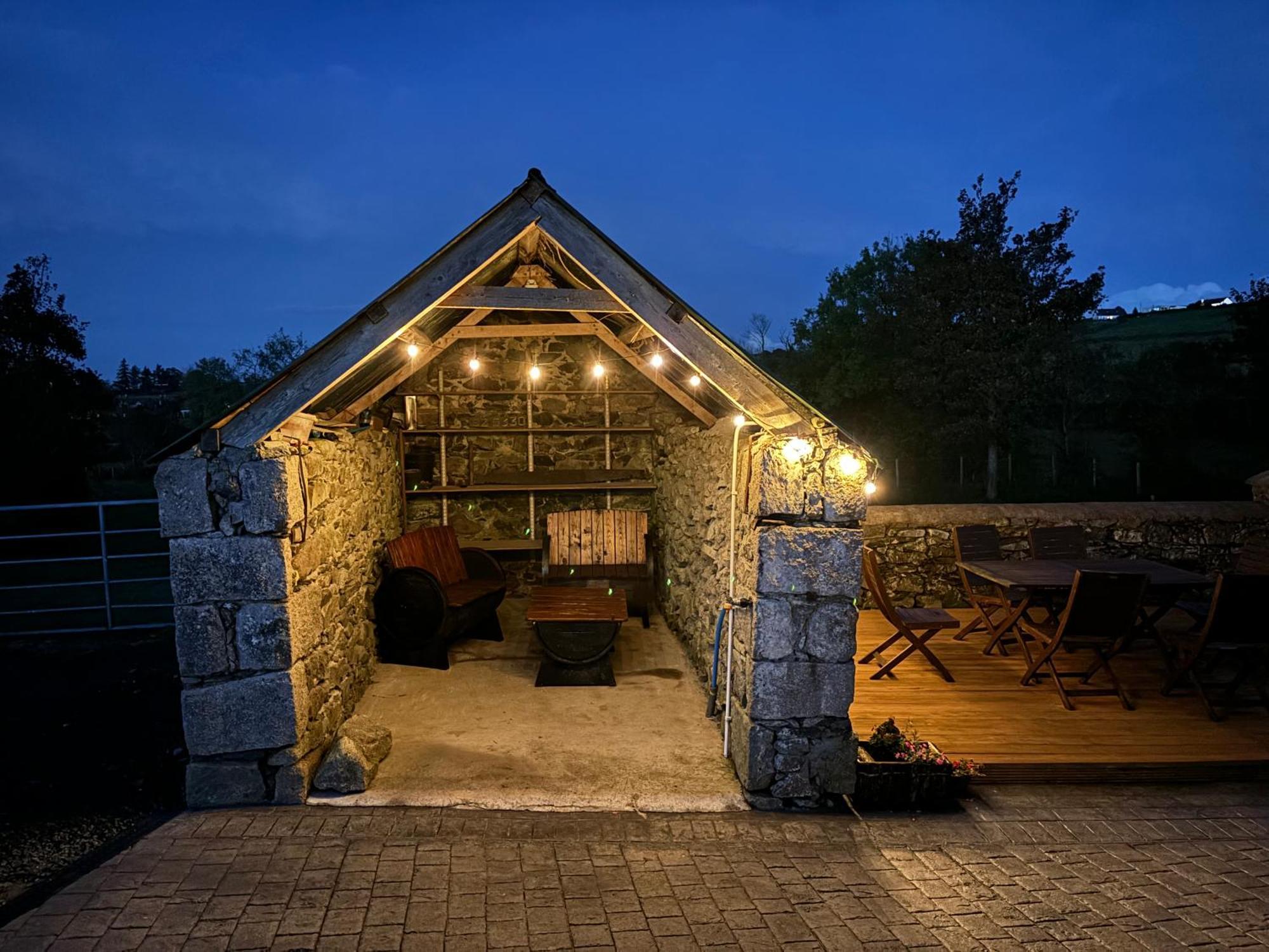 Mournes Family Cottage With Hot Tub Hilltown Exteriör bild